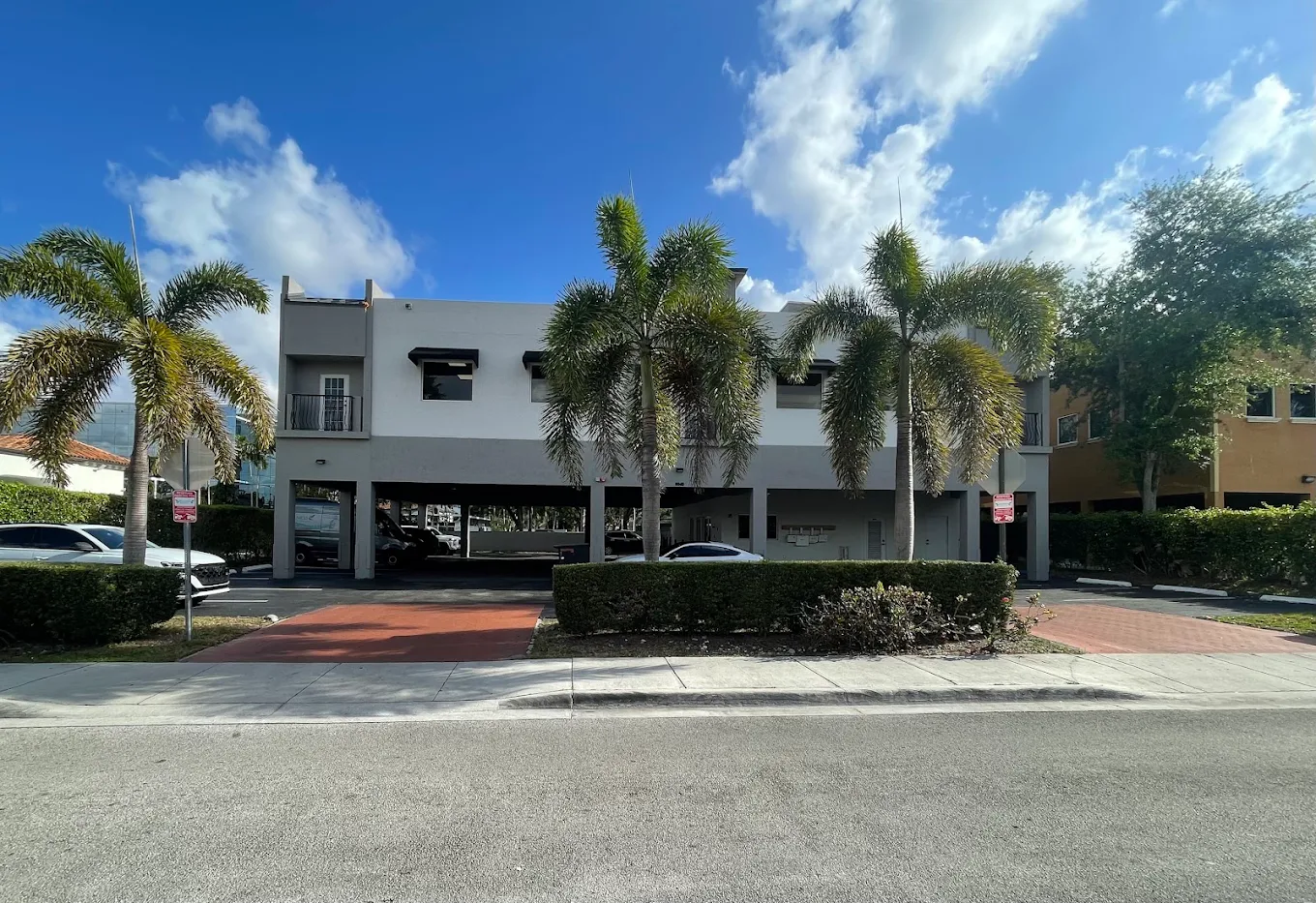 Convenient Miami Lakes location